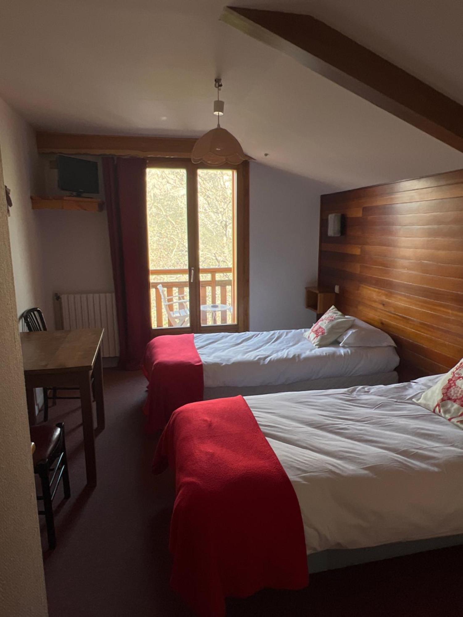 Hotel Restaurant La Pendine Les Pres Luaran gambar