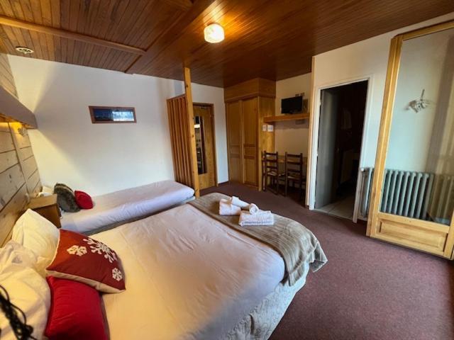 Hotel Restaurant La Pendine Les Pres Luaran gambar
